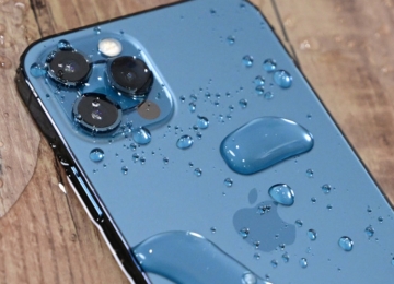 Hành động cần làm ngay để "cấp cứu" khi điện thoại iPhone bị vô nước
